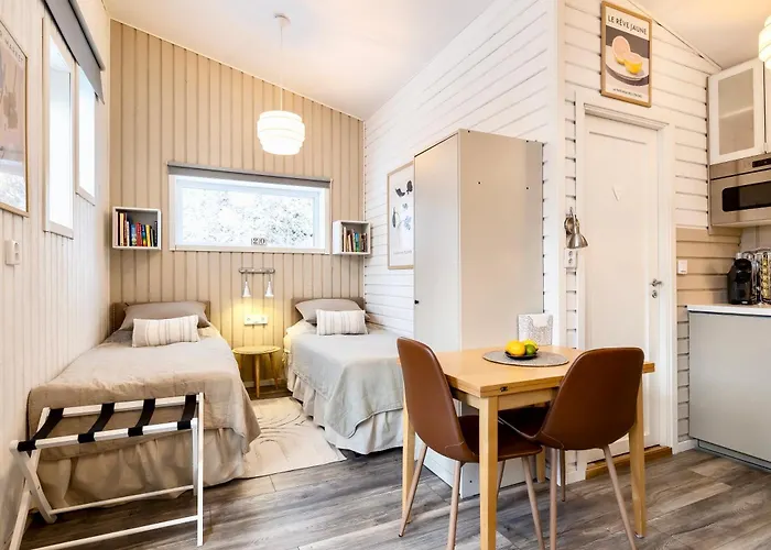 Lilla Huset Bed & Breakfast - Countryside Guesthouse, Free Parking