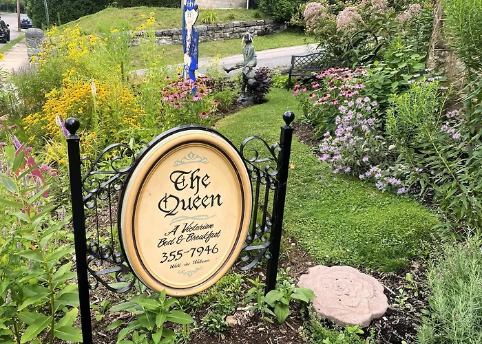 The Queen, A Victorian Bed & Breakfast