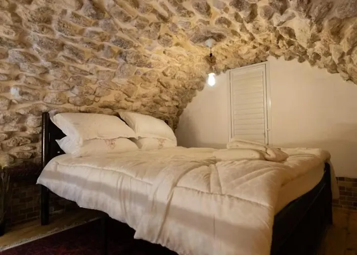 Alkhawajat Guest House