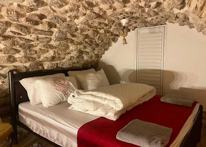 Alkhawajat Guest House
