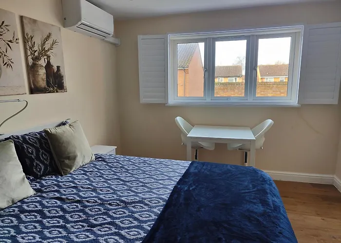 Clifton House O2 & Excel Rooms With Private Bathroom And Breakfast Option