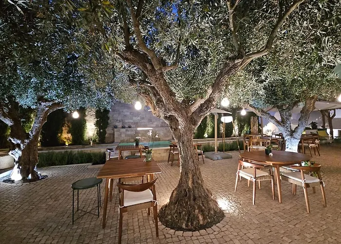 Eleven, Boutique Luxury House & Garden
