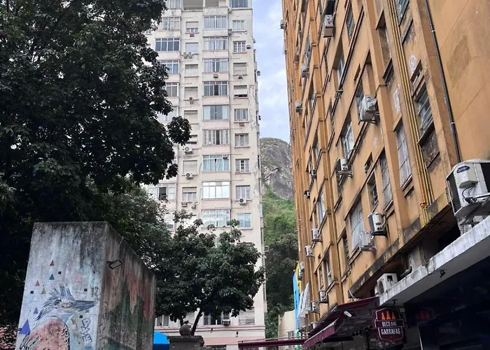 Quarto Em Apartamento Compartilhado Em Copacabana