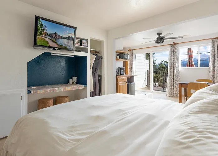Pikes Peak Paradise Bed And Breakfast