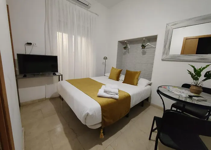 Hostly Mariana Hotel Sevilla