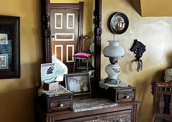 Schuster Mansion Bed & Breakfast