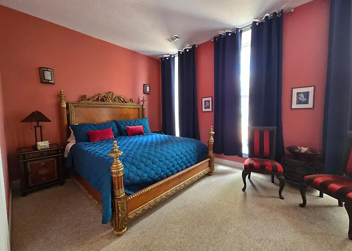Natchez Manor Bed & Breakfast