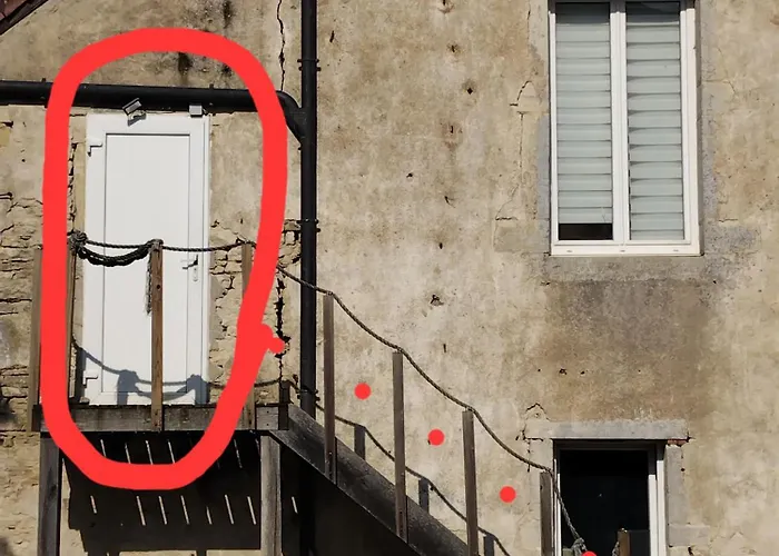Suite privée indépendant dans ancien pigeonniet