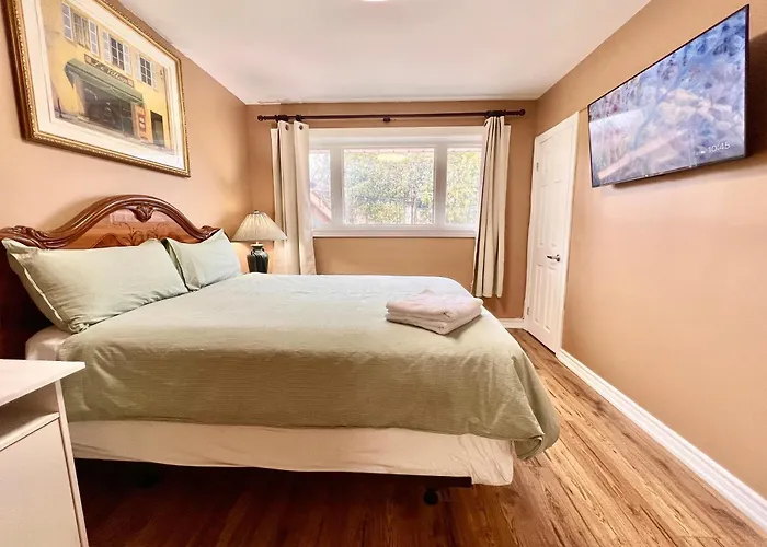 Renovated Rooms 10-Min To Finch Subway Near Yonge St