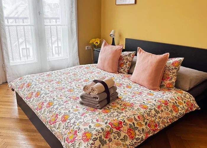Room In City Center