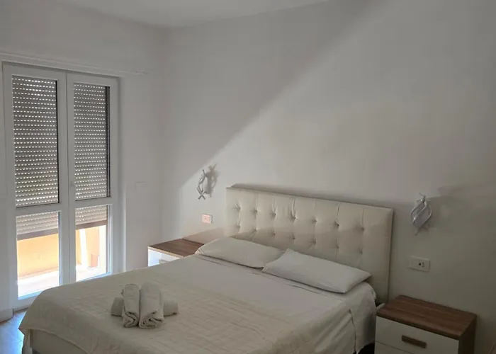 Guest House Tra Rocce E Mare