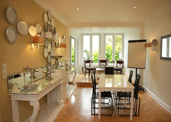 Boutique Hotel Sir & Lady Astor - The Charming City Hotels