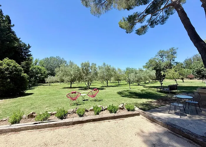 Domaine Au Coeur Des Alpilles