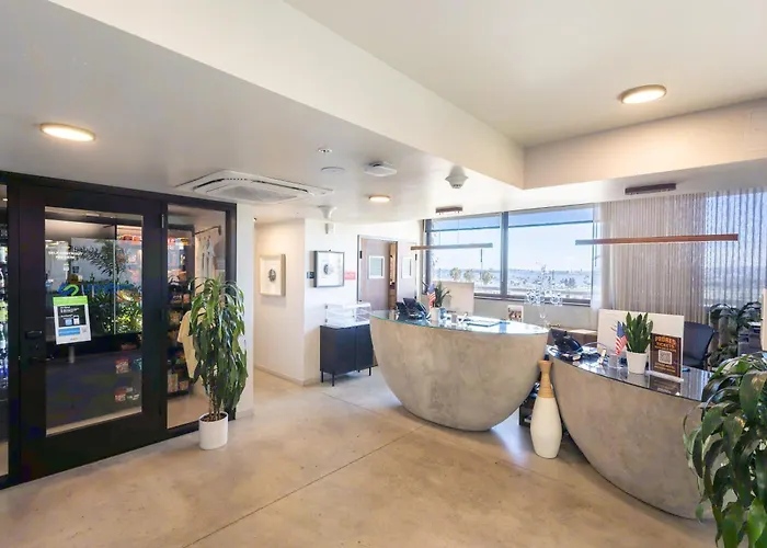 City24 Condo Hotel Little Italy Mission Hills