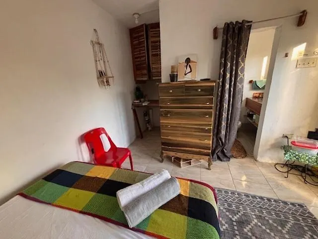Bungalow, 2-Minute Walk To Bob Marley Museum