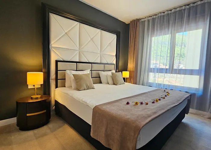 Azure Superior Luxury Room - By The Beach