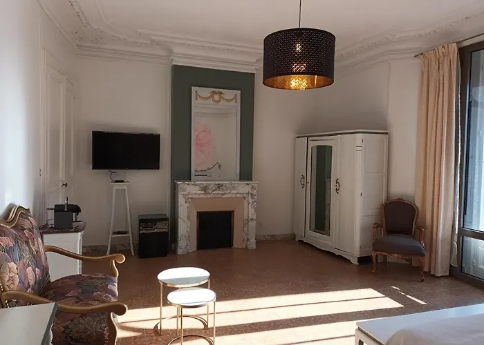 Le 41, B&B chambre et salle de bains privatives dans un hôtel particulier Art nouveau - Nancy Gare