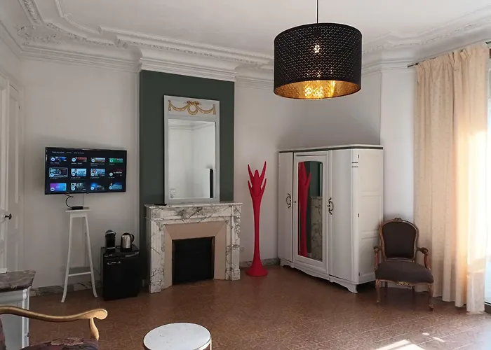 Le 41, B&B chambre et salle de bains privatives dans un hôtel particulier Art nouveau - Nancy Gare