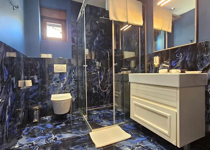 Azure Superior Luxury Room - By The Beach