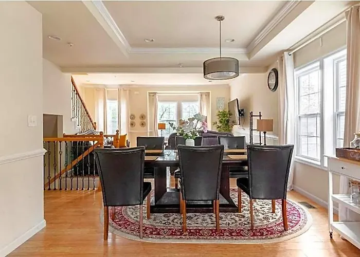 Luxurious & Cheery Private Room In Dc