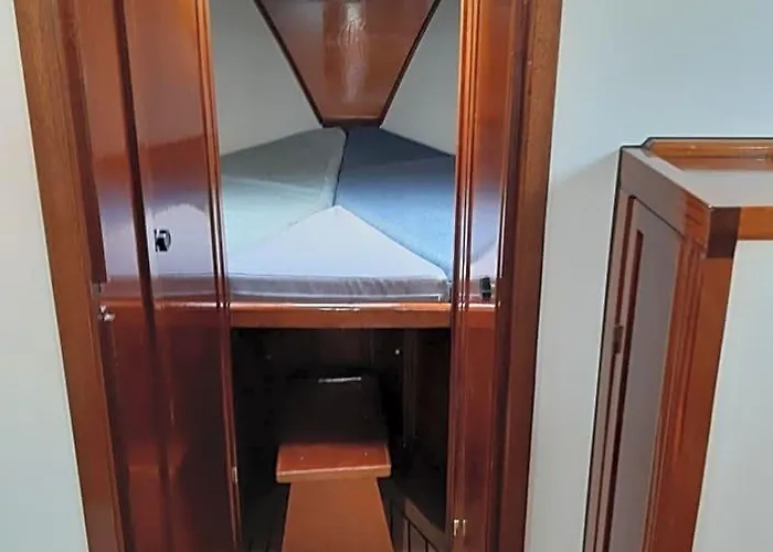 Prive B&B Motorsailer Rataplan