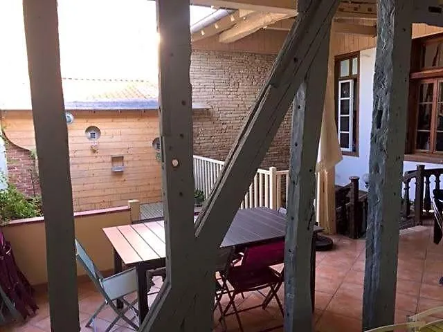 le patio de l'oustal