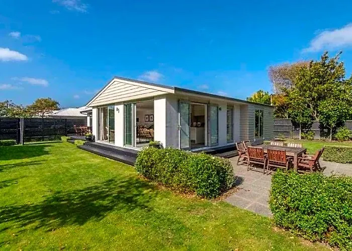 Bed & Breakfast In The Heart Of Fendalton