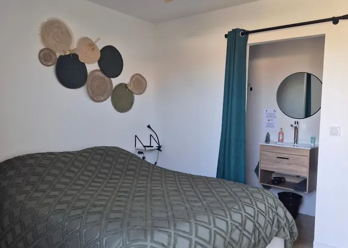 Chambre indépendante avec terrasse extérieure proche aéroport et Nantes centre