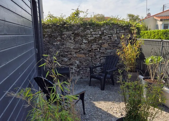 Chambre indépendante avec terrasse extérieure proche aéroport et Nantes centre