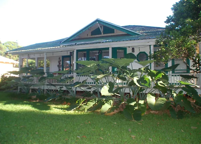 Hale Naalehu Llc Bed And Breakfast