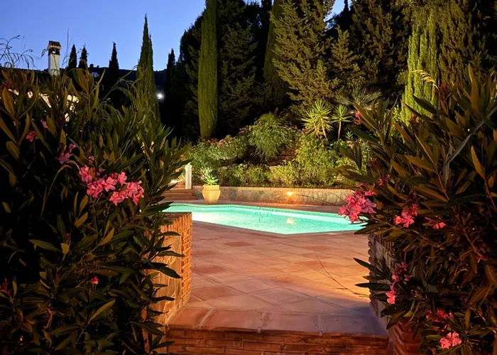 Cortijo la Pura Boutique B&B