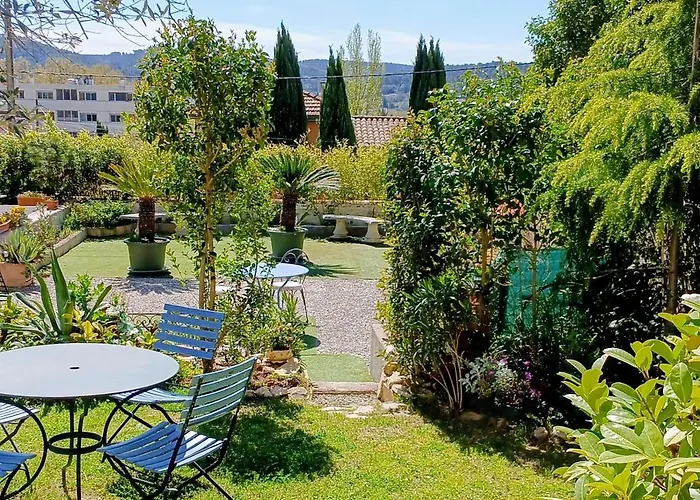 Hote-Aix-Centre-garage-piscine