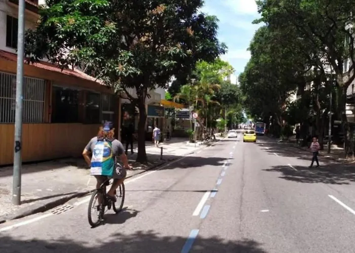 Pousada Fullano _ Entre Copacabana e Ipanema – Suítes Privativas Confortáveis!