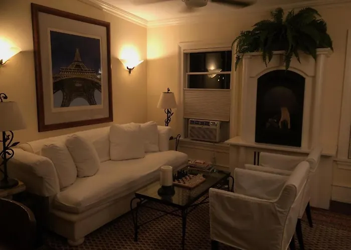 Riverview Organic Bed & Breakfast And Wellness Center