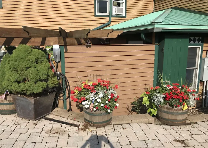 Lake Pointe Inn