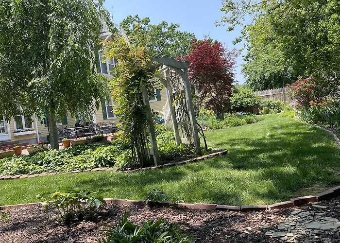 The Oaks Victorian Inn