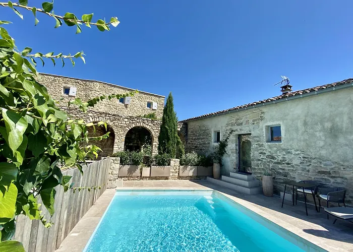 La Maison des Vendangeurs - TABLE D'HÔTES le soir du jeudi au lundi - Jacuzzi - Balnéo SPA - ACCES Piscine pour chambre Grafitti et chambre La Tour