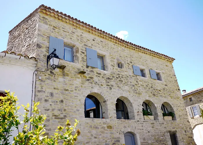 La Maison des Vendangeurs - TABLE D'HÔTES le soir du jeudi au lundi - Jacuzzi - Balnéo SPA - ACCES Piscine pour chambre Grafitti et chambre La Tour