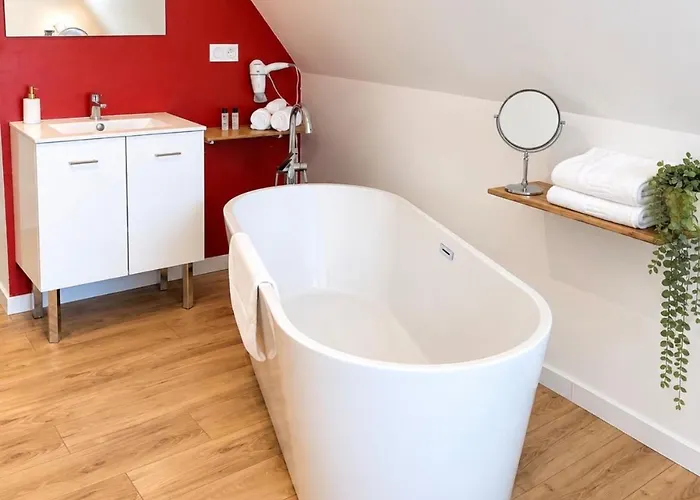 Aux Charmes - Suites de charme avec plaisir petit déjeuner en chambre, Côte d Opale