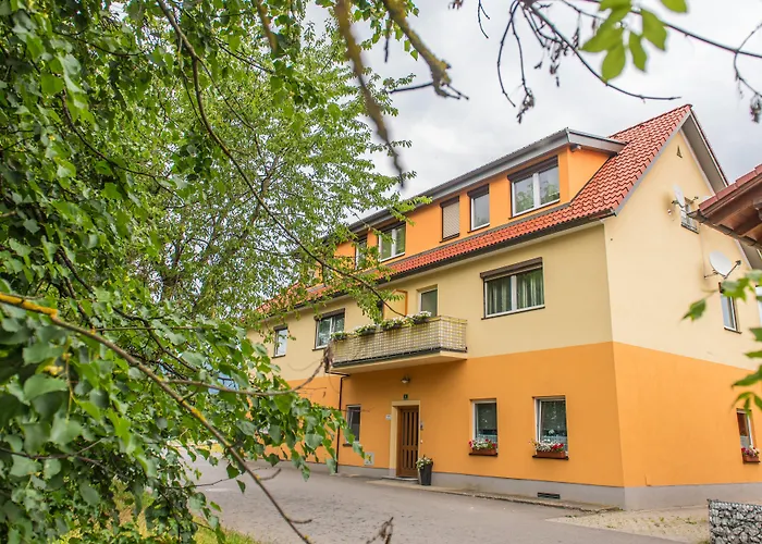 Ferienwohnungen Und Zimmer Yassi