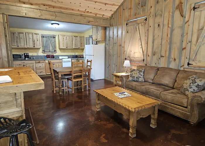 Breezy Hills Cottages - Moonlight Cottage