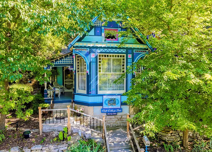Cliff Cottage Inn, Downtown Bed & Breakfast Eureka Springs