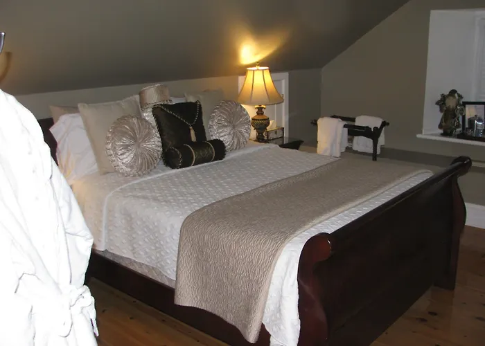 Clyde Hall Bed And Breakfast