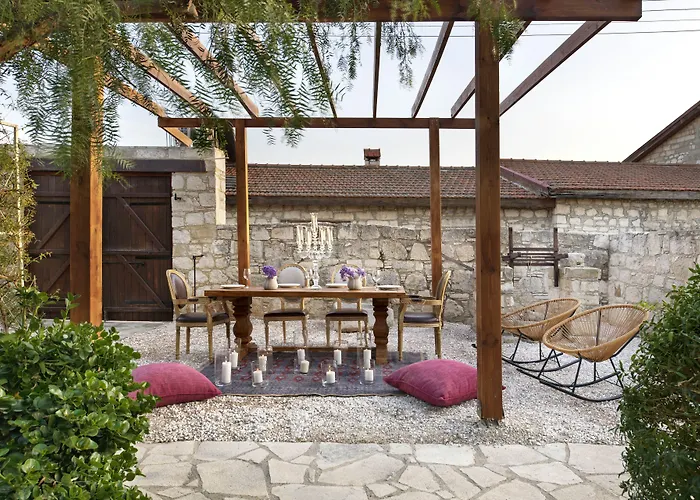 Meleni Cottage Houses