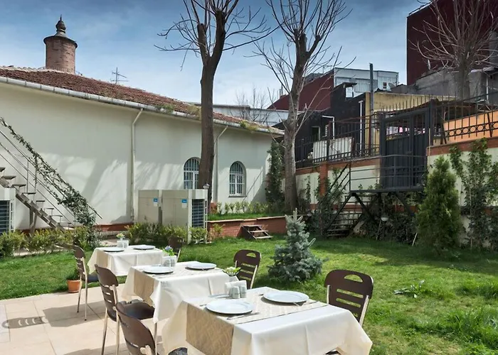 La Garden Hotel