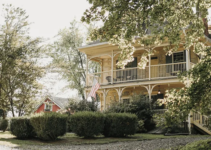 Fallen Tree Farm Bed And Breakfast