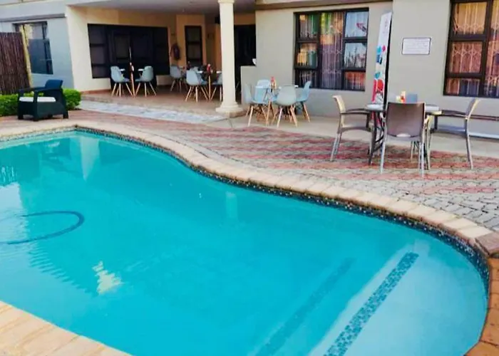 Dineo'S Lodge And Spa