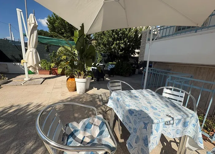 B&B Rosyanna - Confort Rooms By The Sea