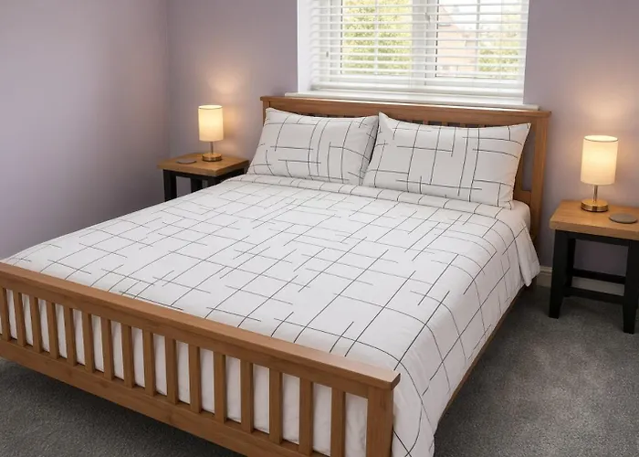 Double B&B Room In Southwater With Private Bathroom And Parking
