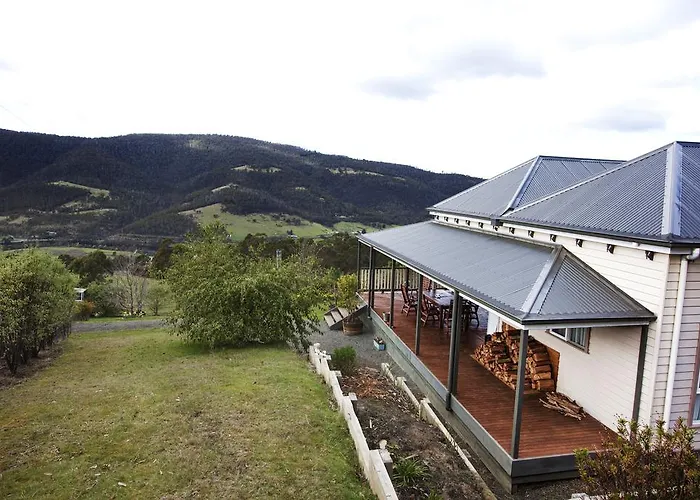 House On The Hill Bed And Breakfast